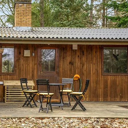Summer House In The Middle Of The Forest Prázdninový dům